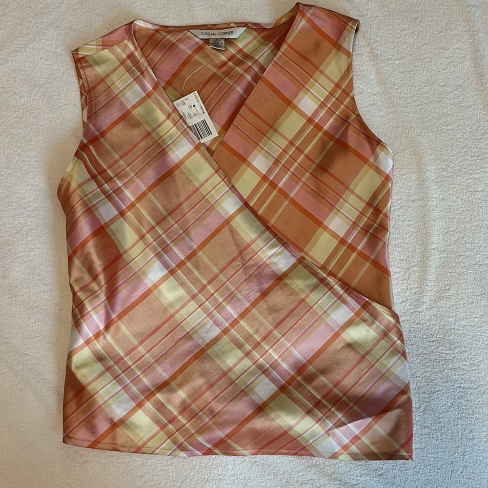 Casual Corner Silk pant suit with two sleeveless tops - Picture 7 of 16